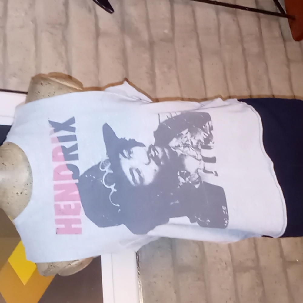 Jimi Hendrix 2013 t shirt size MED vintage cut sleeveless T 18
